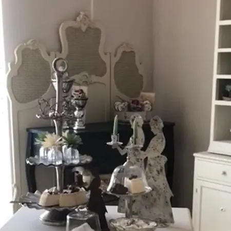 La Garconniere-suite In Centro 2*