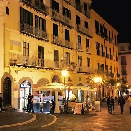 La Garconniere-suite In Centro Πανσιόν