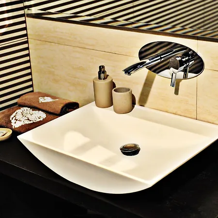 La Garconniere-suite In Centro Салерно