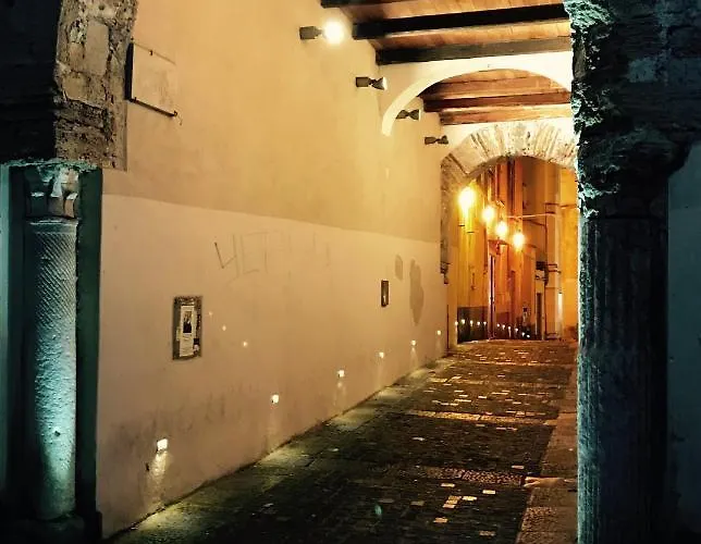 La Garconniere-suite In Centro 3*